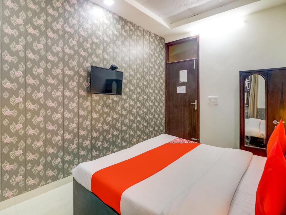 Oyo 74060 Taj Residency Hotel New Delhi Bagian luar foto