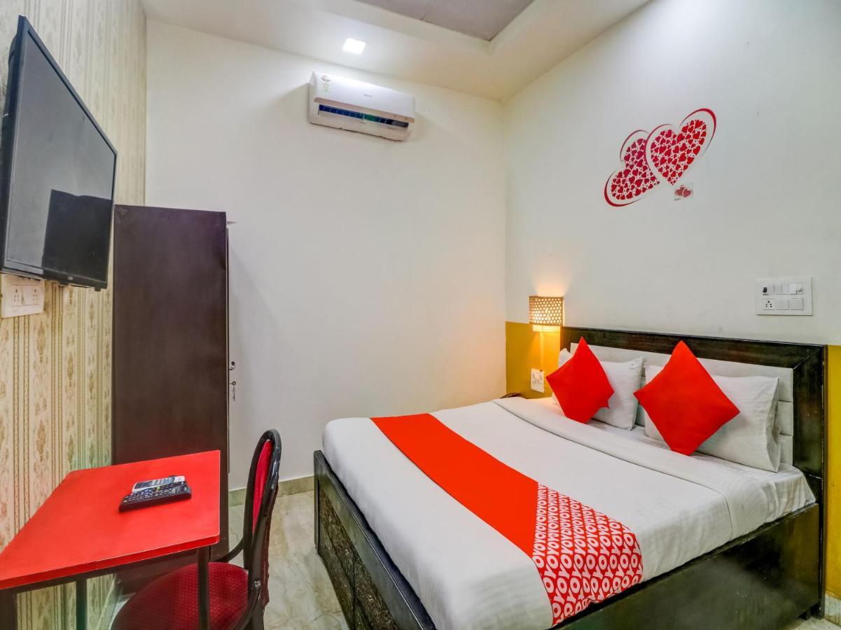 Oyo 74060 Taj Residency Hotel New Delhi Bagian luar foto
