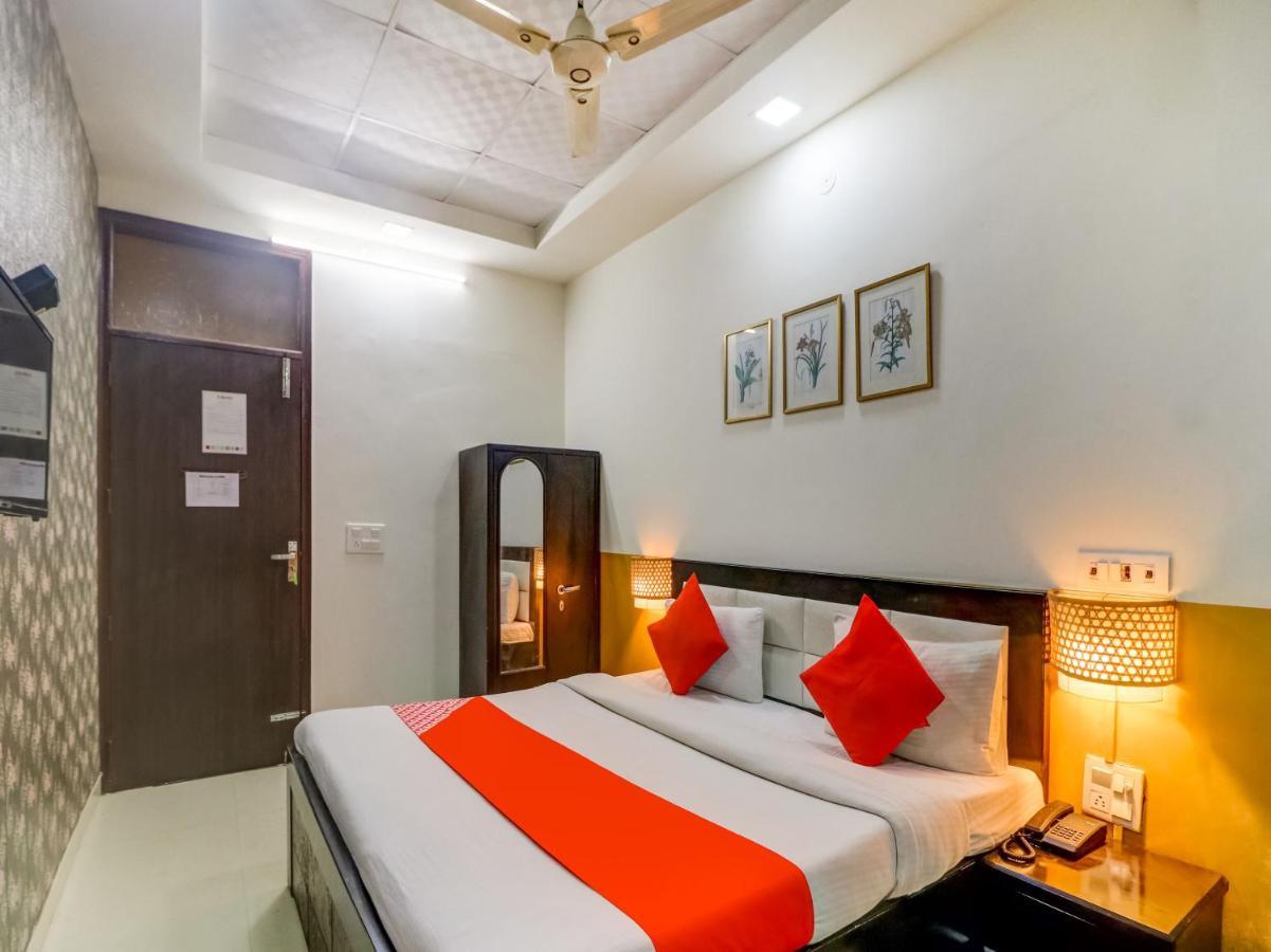 Oyo 74060 Taj Residency Hotel New Delhi Bagian luar foto