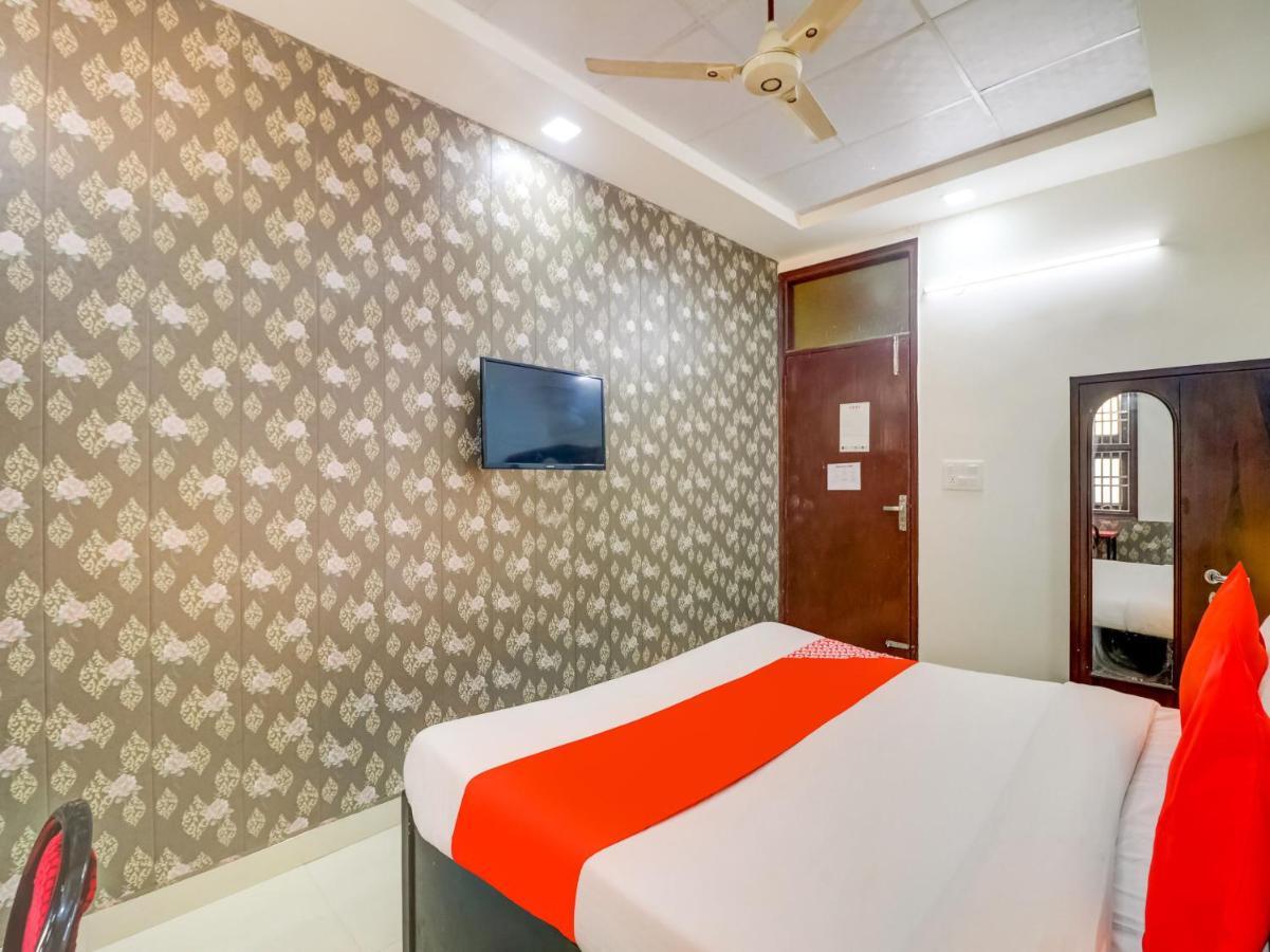 Oyo 74060 Taj Residency Hotel New Delhi Bagian luar foto