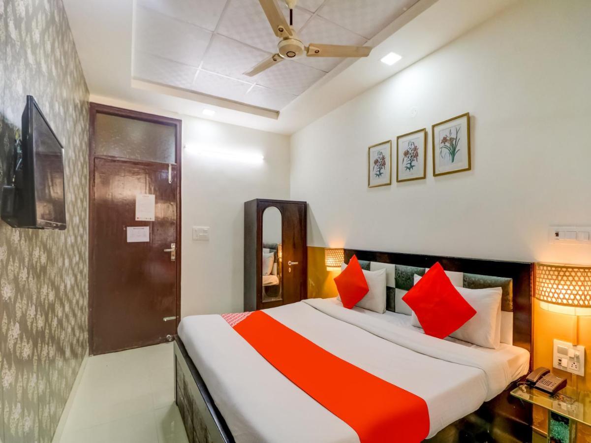 Oyo 74060 Taj Residency Hotel New Delhi Bagian luar foto