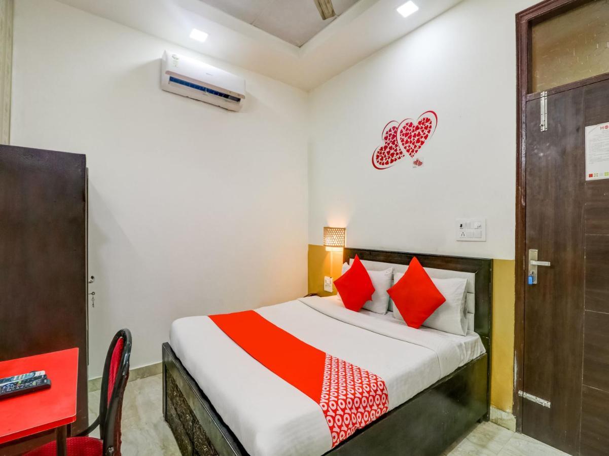 Oyo 74060 Taj Residency Hotel New Delhi Bagian luar foto